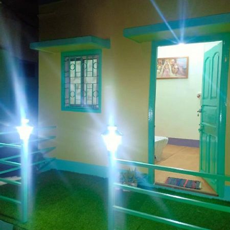 Den-Vennel Guest House Calcutta Extérieur photo