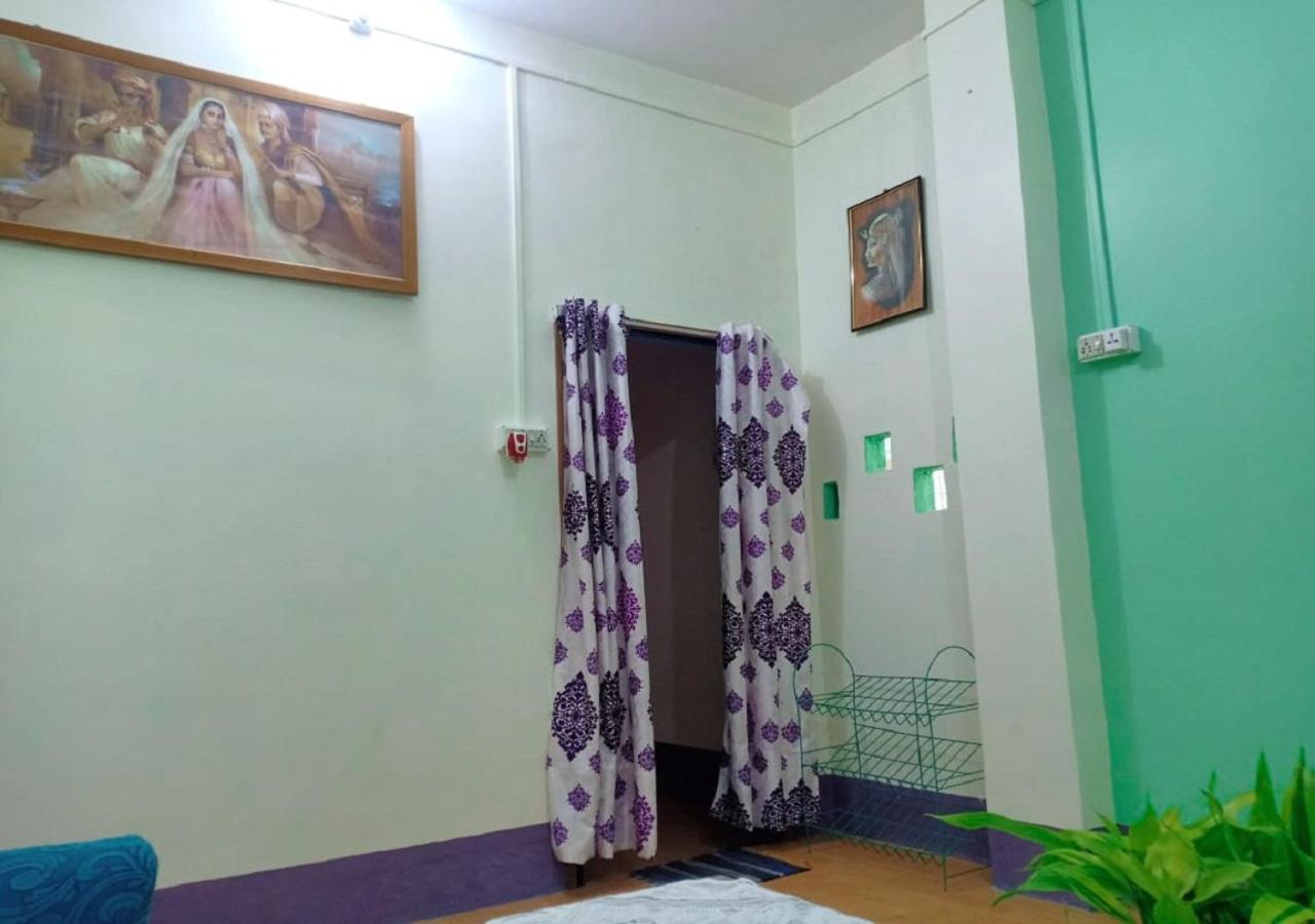Den-Vennel Guest House Calcutta Extérieur photo